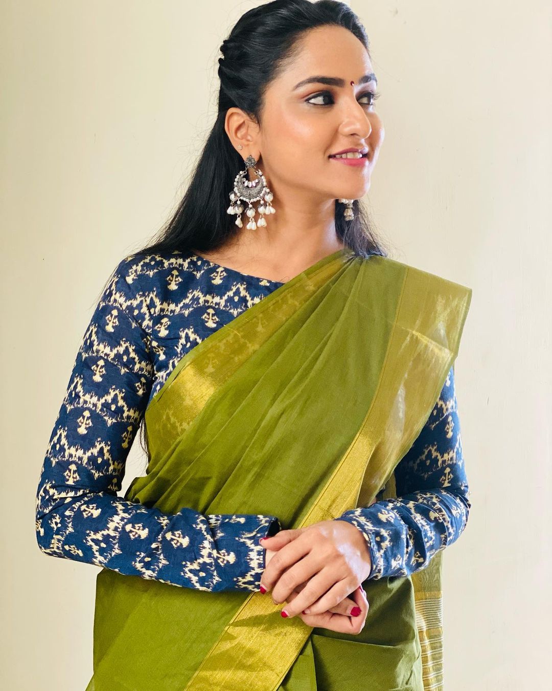 Telugu Tv Anchor Kasi Annapurna Stills in Green Saree